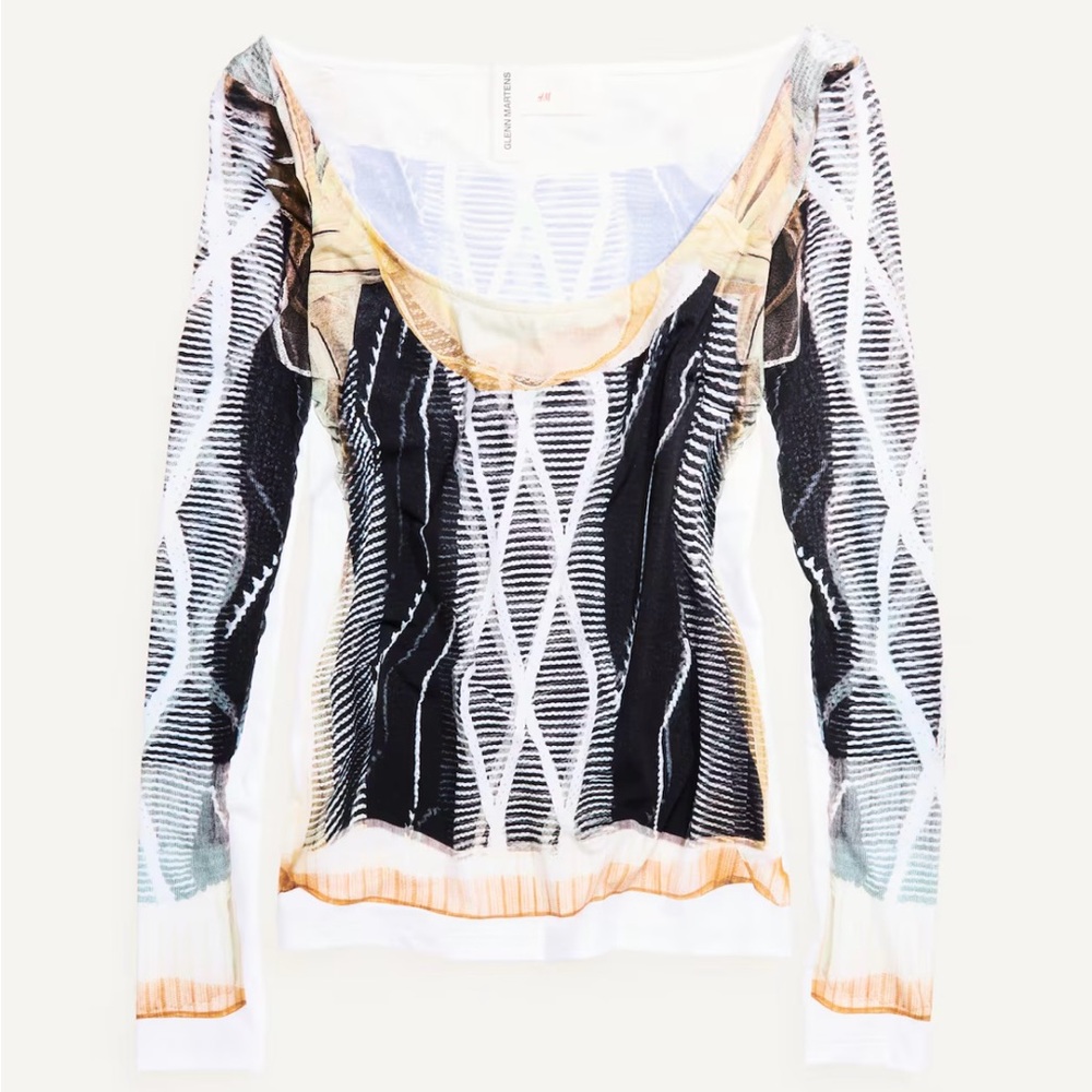 GLENN MARTENS H&M
PRINTED TOP
Color Black/white/green, Patterned